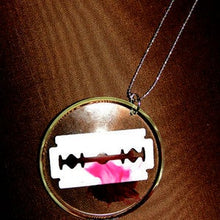 Load image into Gallery viewer, Onch Kate Moss Bloody Razor