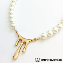 Load image into Gallery viewer, Dripping Pearl Necklace