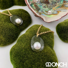Load image into Gallery viewer, Pearldrop necklace
