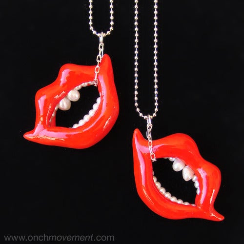 Onch Red Lips Pearly Whites