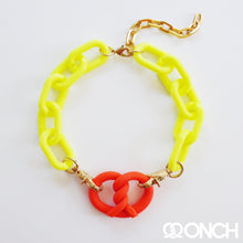 Load image into Gallery viewer, Chunky chain ONCH Pretzel necklaces
